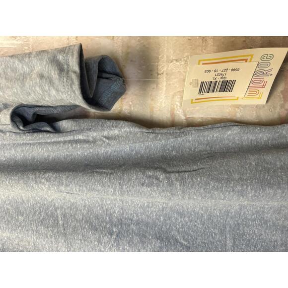 LuLaRoe Gigi Women's Top NWT bundle of 2 XL - Picture 5 of 6